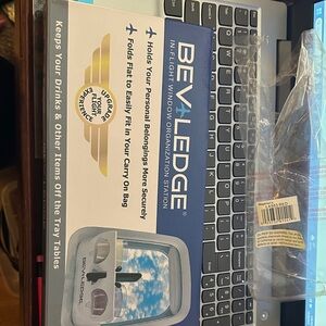 In-Flight Window Organization Station - Blue